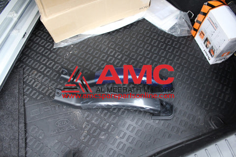 COVER-T/LID HINGE ARM LWR,LH 819113L000