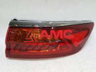 LAMP ASSY-REAR COMB OUTSIDE,RH 92402F6000