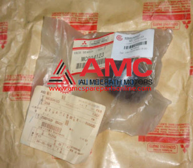KNOB, GEARSHIFT CONTROL LEVER MC034123