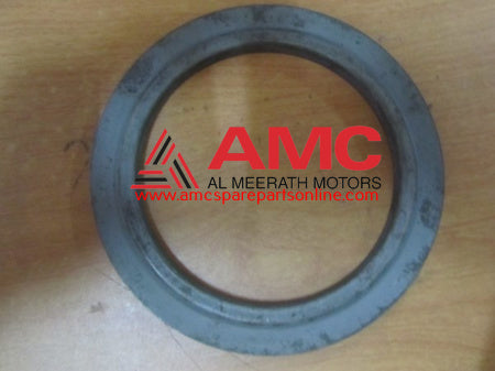 SLINGER,OIL SEAL REAR. ME030857