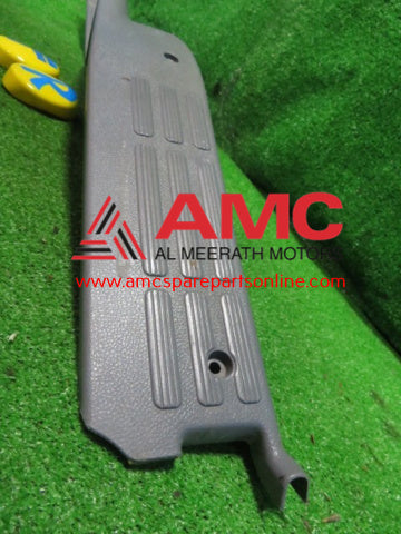 PLATE,SCUFF                 RH MK405205